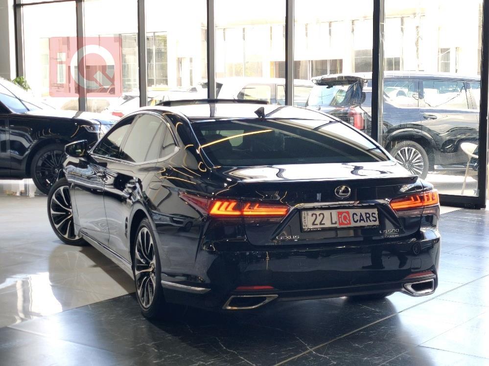 Lexus LS